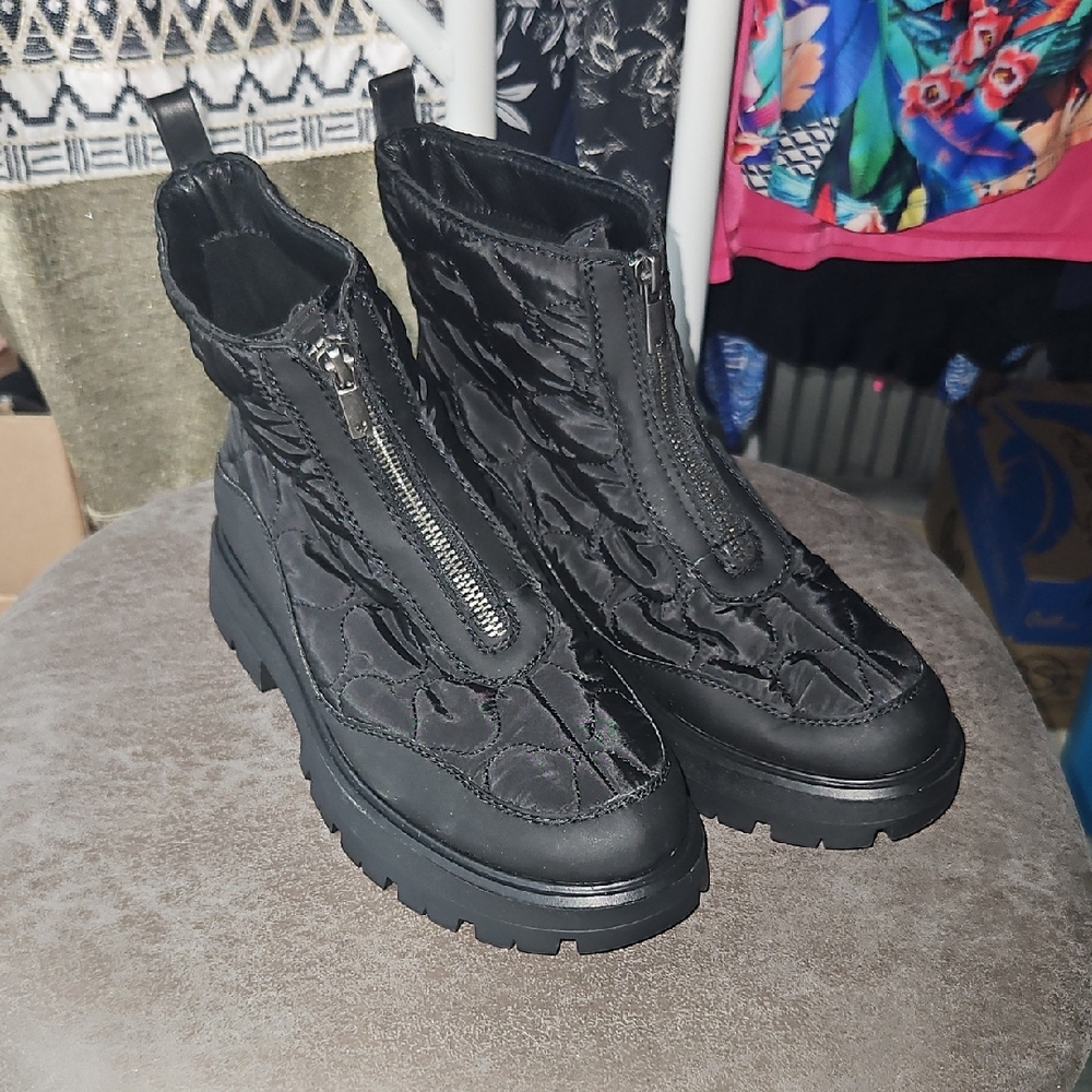 Women's Lucky Brand Appyle Quilted Zip-up Boots Size 7.5